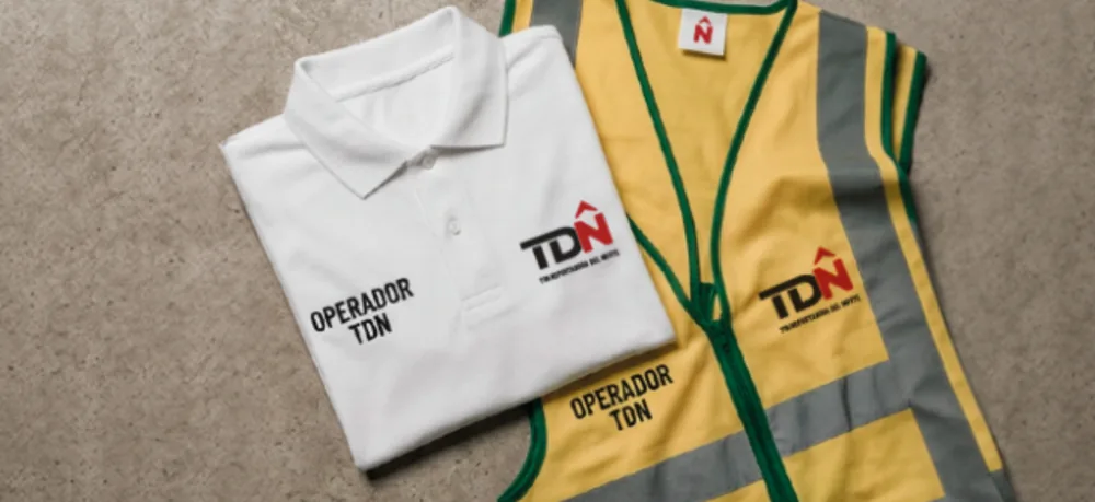 Propuesta de aplicación en polera y chaleco